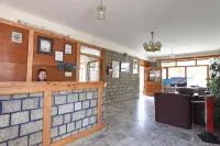 Tourist Hotel 10 Minutes Walking Distance from the Mall