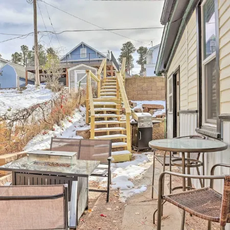 Mountain-View Lead Home w/ Patio + Fire Pit!