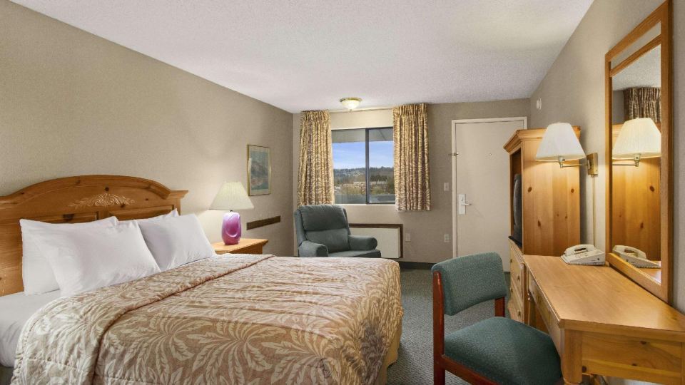 Days Inn by Wyndham Auburn