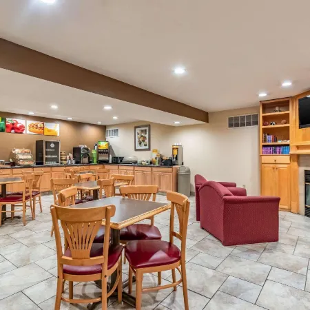Quality Inn Newton at I-80