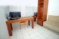 Super OYO 1678 Jati Exclusive Homestay Hotels in Ratu Samban