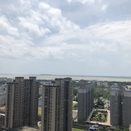 Yueyang Tower Qiyue Homestay