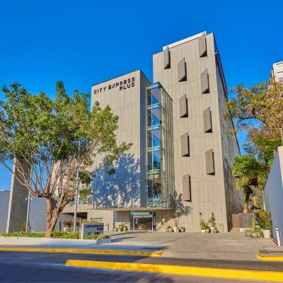 普羅維登西亞瓜達拉哈拉萬豪城市快捷酒店 鄰近金融区的酒店