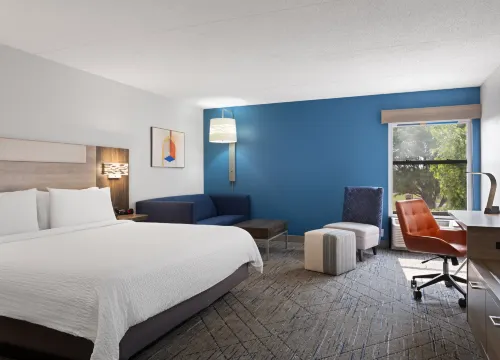 Holiday Inn Express INDIANAPOLIS AIRPORT by IHG