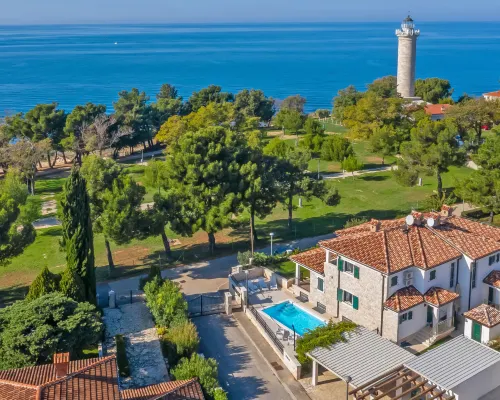 Villa Beach Front Ξενοδοχεία στην πόλη Basanija