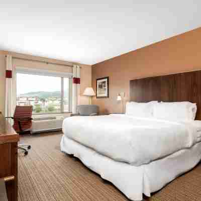 Four Points by Sheraton Kelowna Airport Rooms