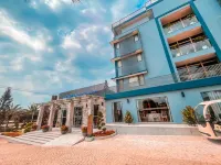 Tran Chau Beach and Resort Hotels in Dat Do