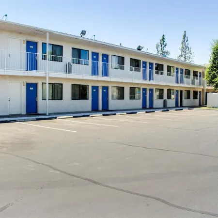 Motel 6 Bakersfield, CA - South