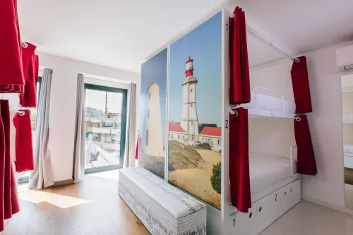 Lisbon South Hostel Hotel a Almada