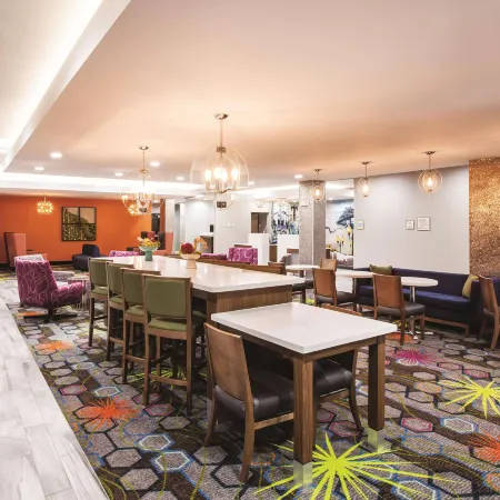 La Quinta Inn & Suites by Wyndham Baton Rouge - Port Allen