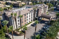 Country Inn & Suites by Radisson, Ontario at Ontario Mills, CA - parking