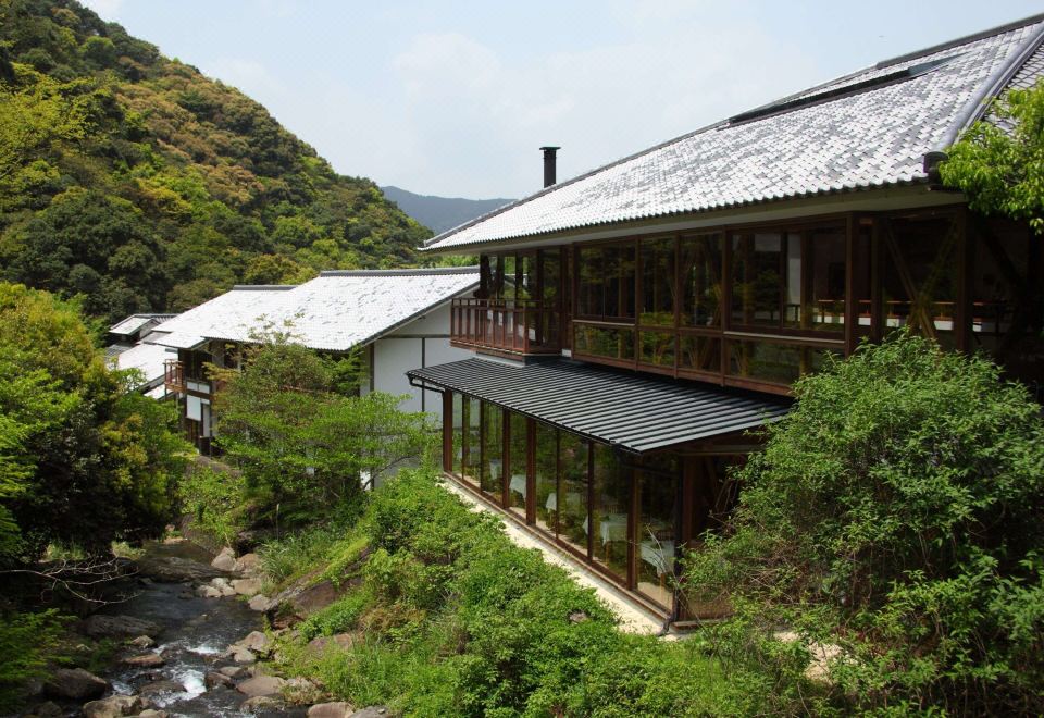 5. 시이바 산소우..