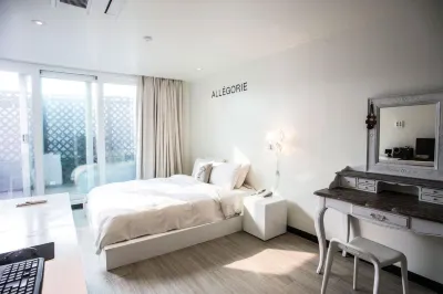Jeonju Deokjindong Pin and Fit House Hotels near Deokjin Park