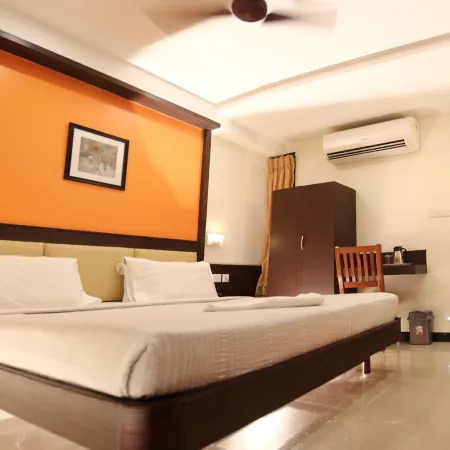 Hotel Sabarees Residency