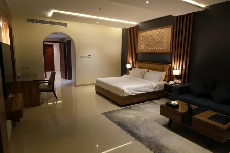 The Plaza Hotel & Resort Отели в г. Салала