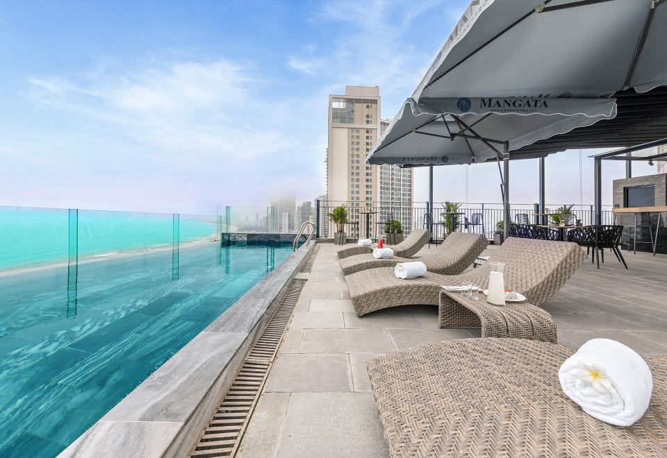 Mangata Beachfront Hotel Rooftop Bar Sea View, Da Nang (Prices