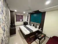 Hotel Pratap Residency - Bãi đậu xe