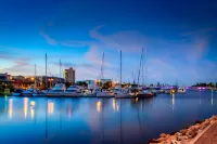 Noir Cottage | Glenelg North | 3Br | Netflix| BBQ - บังกะโล