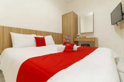 RedDoorz @ Nagoya Indah Batam Hotel di Lubuk Baja