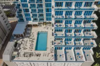 Hotel Maren Fort Lauderdale Beach, Curio Collection by Hilton - Infinity Pools