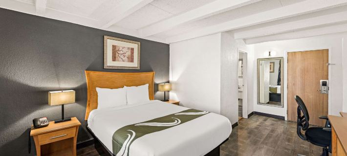 Quality Inn & Suites Council Bluffs - Omaha East Hotels in Pottawattamie County