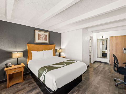 Quality Inn & Suites Near I-480 and I-29