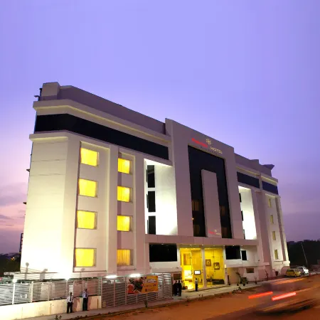 Peerless Hotel Hyderabad Отели рядом с достопримечательностью «Торговый центр Inorbit»