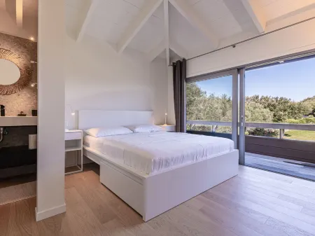 Le Trois du Petit Sperone Отели рядом с достопримечательностью «Office Municipal de Tourisme de Bonifacio»