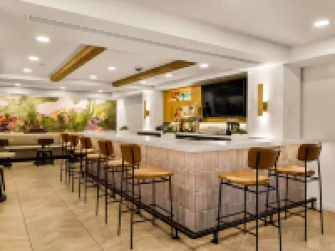 Oxford Suites Redding Hotels in Redding