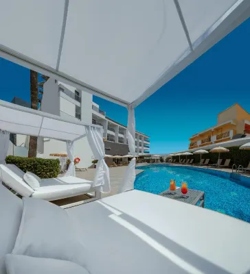 Hotel RH Portocristo & Wellness Hotels near El Parc d'Artilleria