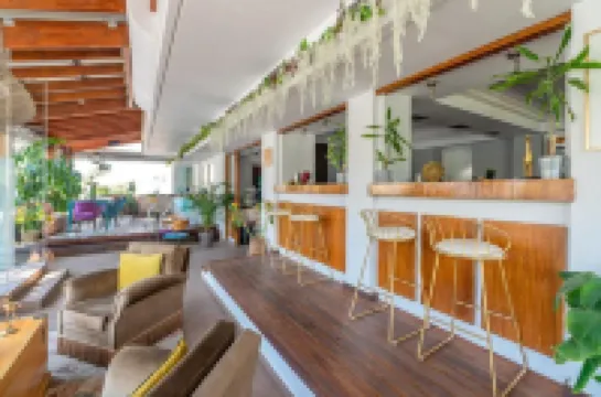 Maison 66, Riviera Hotels