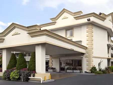 Days Inn by Wyndham Arlington Pentagon