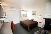 A&A Lodge Motel