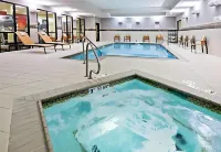 Courtyard Tulsa Woodland Hills - Hot Tub