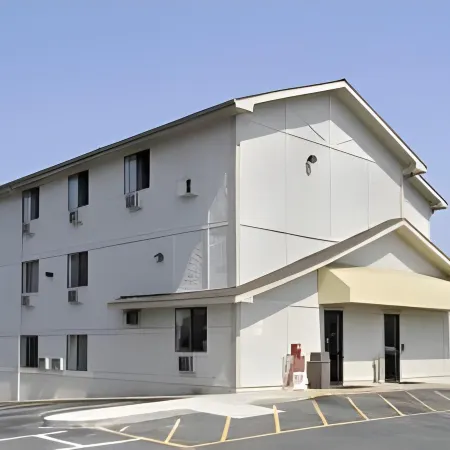 Super 8 by Wyndham Columbus Airport
