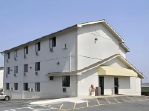 Super 8 by Wyndham Columbus Airport Hotels in Columbus
