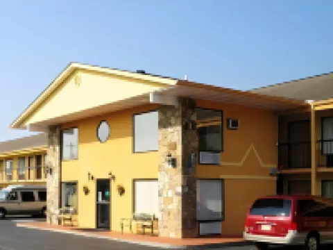 Econo Lodge Sevierville-Pigeon Forge on the River Hotels in Sevierville