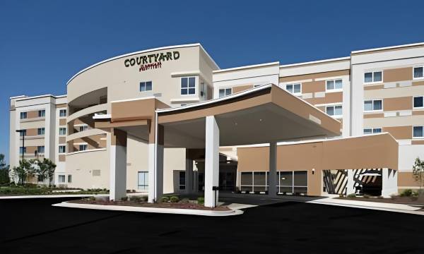 Courtyard Columbus