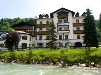 Hotel Gruenberger Hotels near Berghof