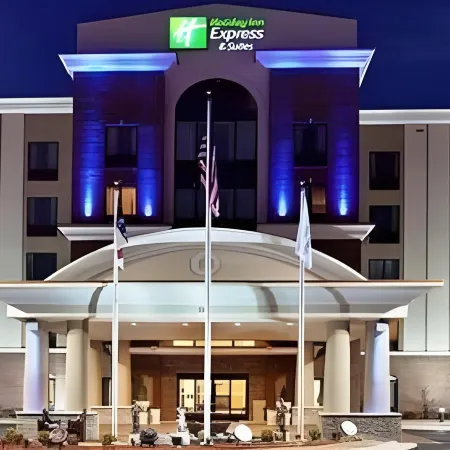 Holiday Inn Express & Suites HOPE MILLS-FAYETTEVILLE ARPT by IHG