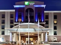 Holiday Inn Express & Suites Hope Mills-Fayetteville Arpt Hotels near Market House