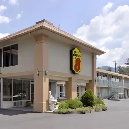 Super 8 by Wyndham Black Mountain