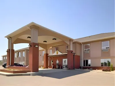 Clarion Pointe Hotels in Ponoka County