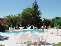 Brit Hotel Dak Hotel - Swimmingpools