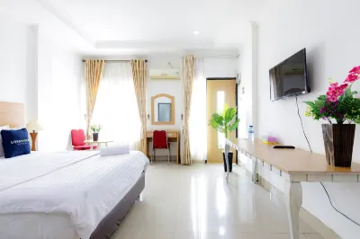 Urbanview Srb Near Mall Ciputra Cibubur by RedDoorz Hotels in Jatikarya