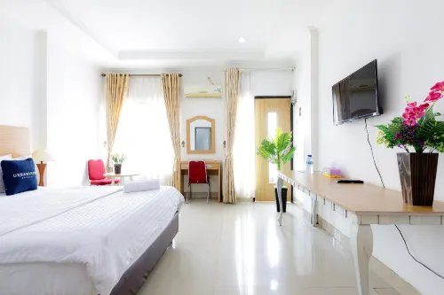 Urbanview Srb Near Mall Ciputra Cibubur by RedDoorz Hotels in Jatisampurna
