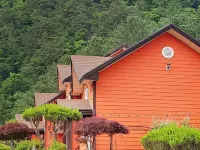 Eoullim Pension - Starlight Yard Hotels near Lee Hyo-seok Culture Village