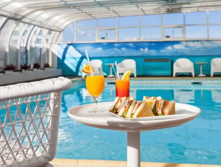 Mercure Lisboa Hotel Отели рядом с достопримечательностью «Graça Convent»