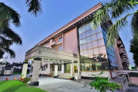 Biznotel by Pride Bharuch