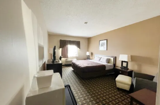 FairBridge Inn & Suites Batavia-Darien Amusement Park Hotel a 